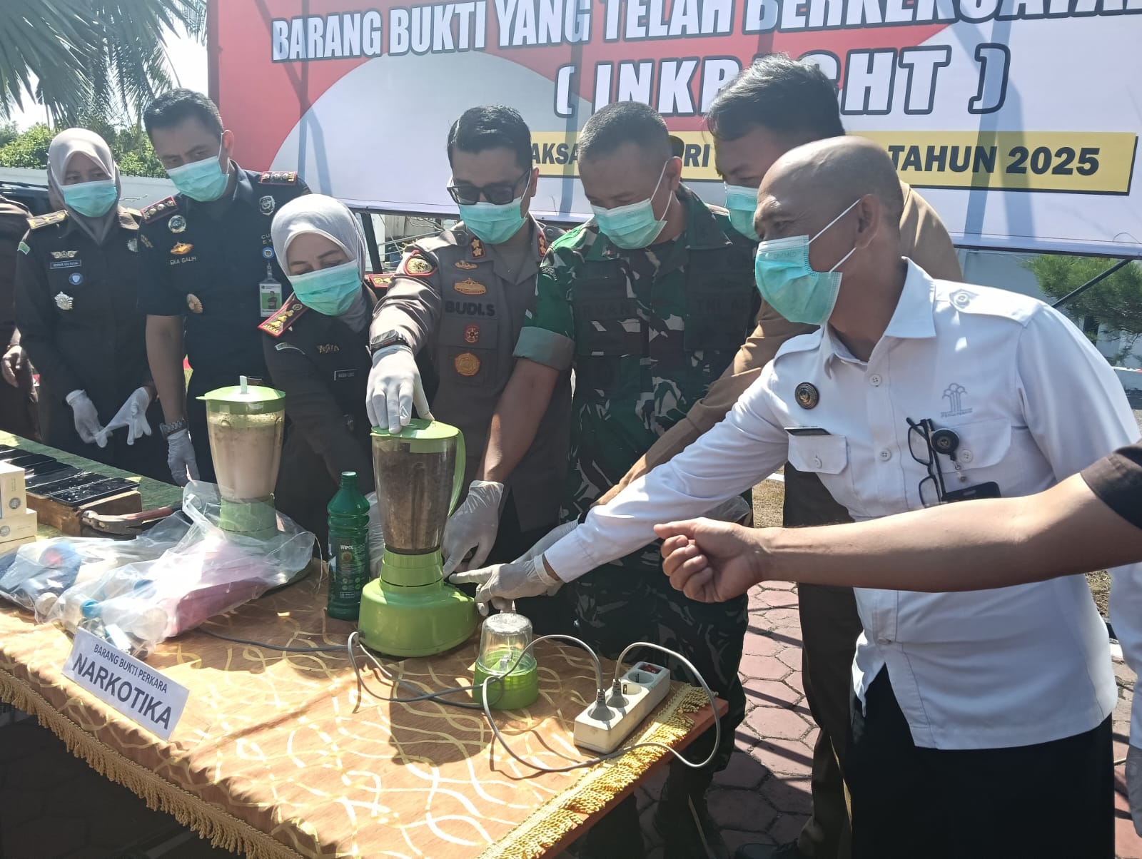 138 Perkara Barang Bukti Dimusnahkan Kejari Bengkalis dengan Cara di Bakar dan di Palu