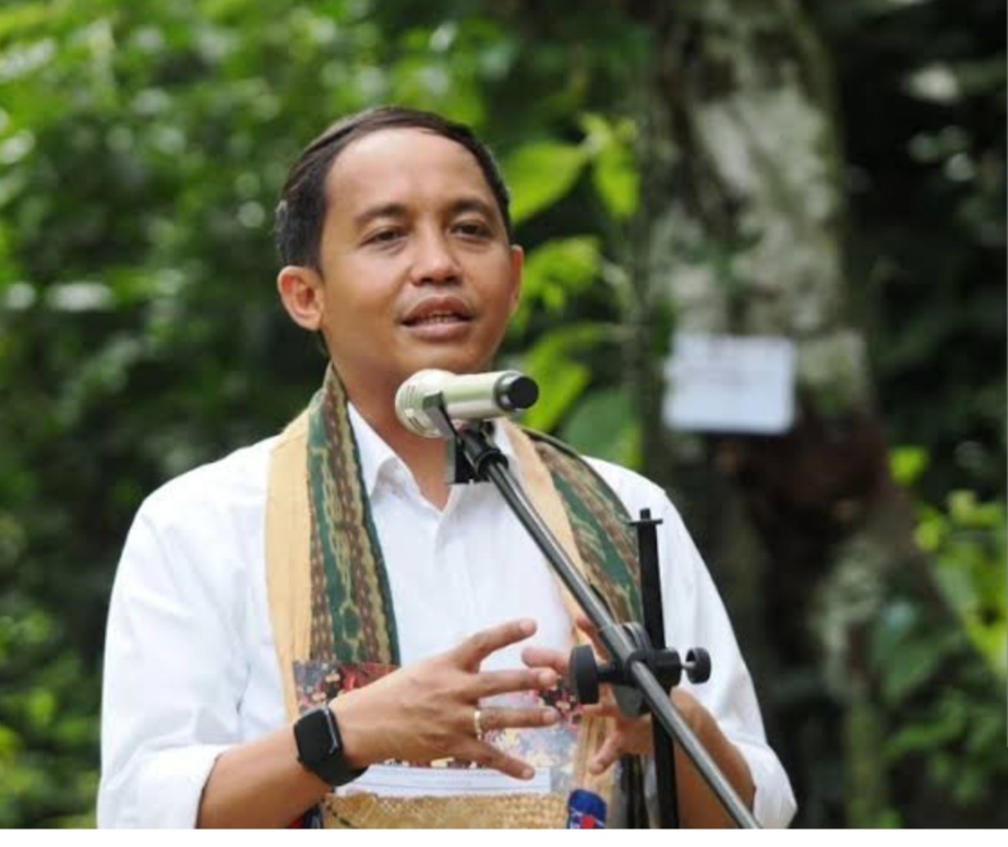 Menhut Raja Juli Antoni