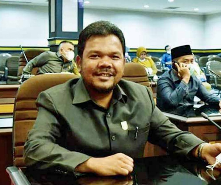 Anggota DPRD Pekanbaru Victor Parulian. Foto: Istimewa.