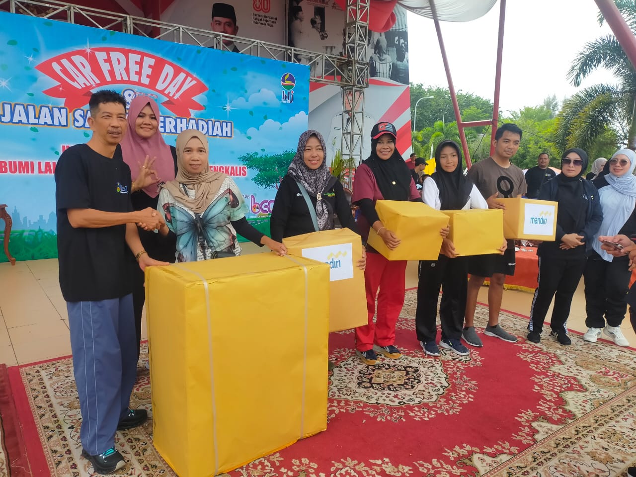 Jalan Santai dan Donasi Sumatera Disambut Antusias Masyarakat Sempena CFD HUT ke 24 PT BLJ
