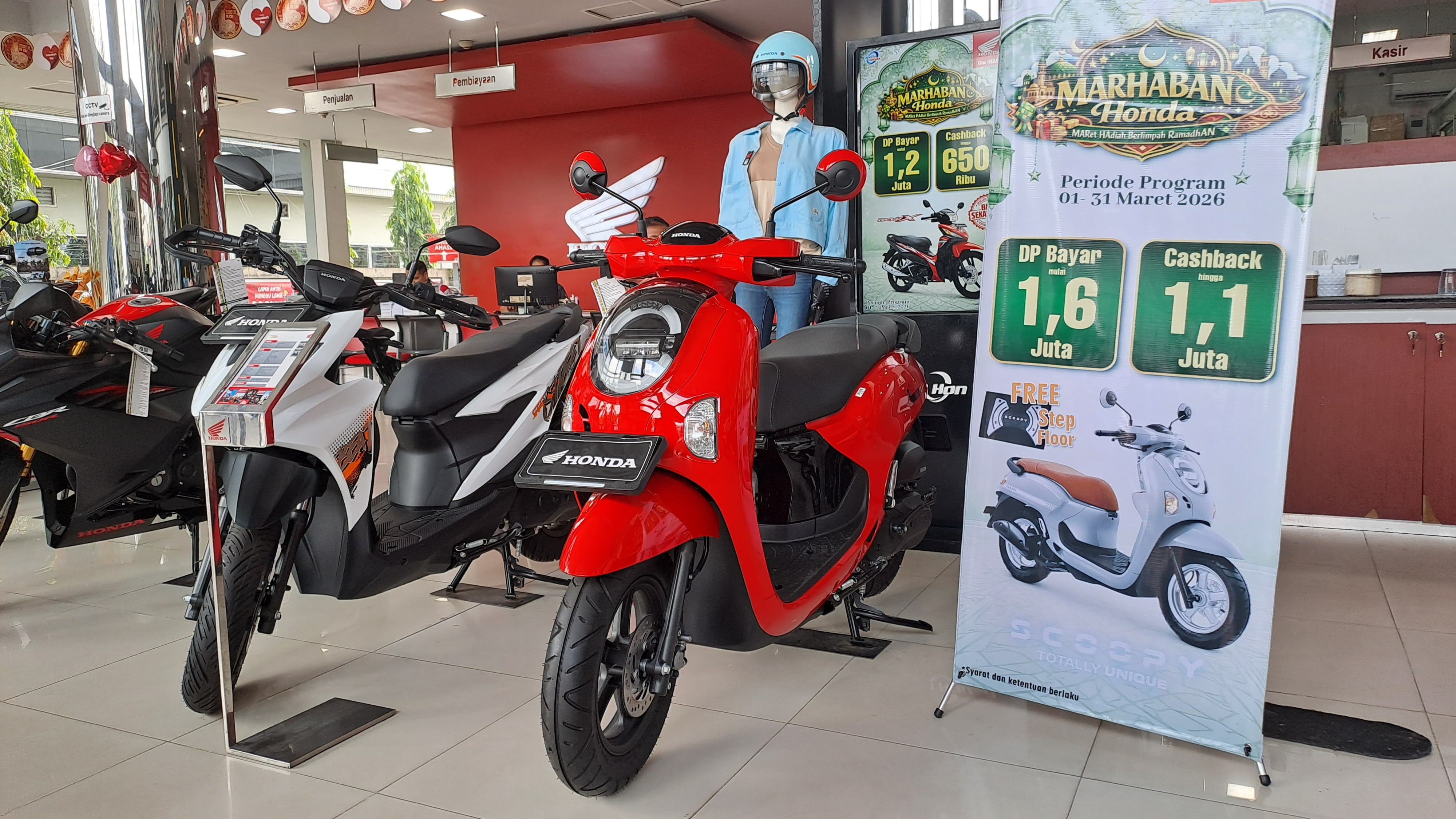 Unit motor Honda yang tampak elegan