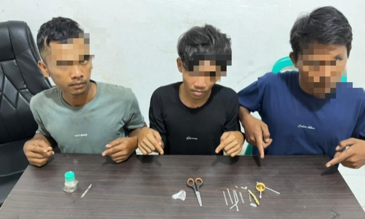 Hisap Sabu di Kebun Tiga Orang Diamankan Warga dan Diserahkan ke Polsek Pinggir