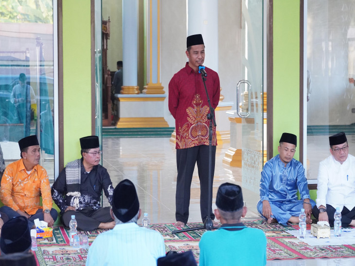 Bupati Kampar Ahmad Yuzar saat safari ramadan
