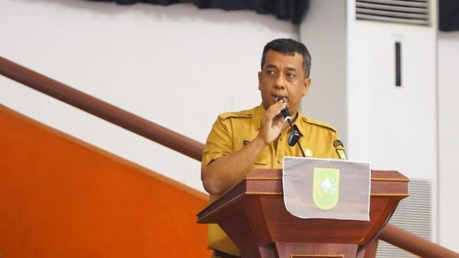 Kepala Disnakertrans Riau, Roni Rakhmat