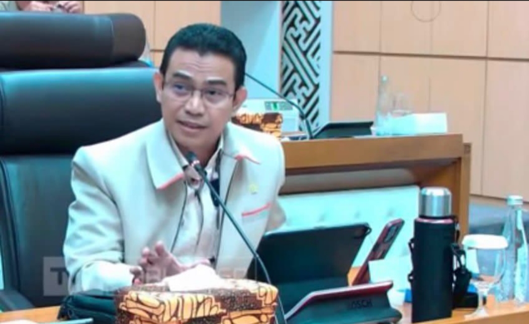 Anggota DPR RI Dapil Riau, Hendry Munief