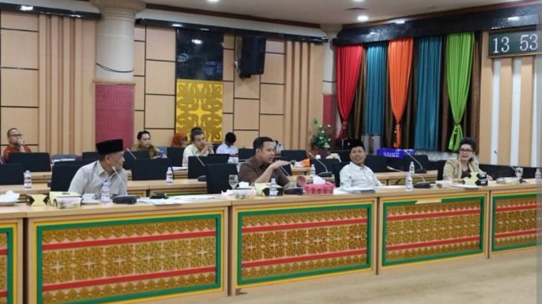 Pertemuan DPRD Riau dengan Sekdaprov