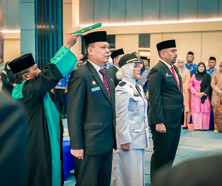 Proses pengucapan sumpah jabatan tujuh pejabat yang dilantikan wali kota Pekanbaru, Senin (4/5/2026). Foto: Istimewa.