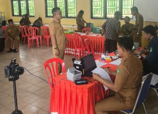 Disdukcapil Bengkalis Rekam Data Kependudukan Puluhan Pelajar SMAN 5 Sungai Batang