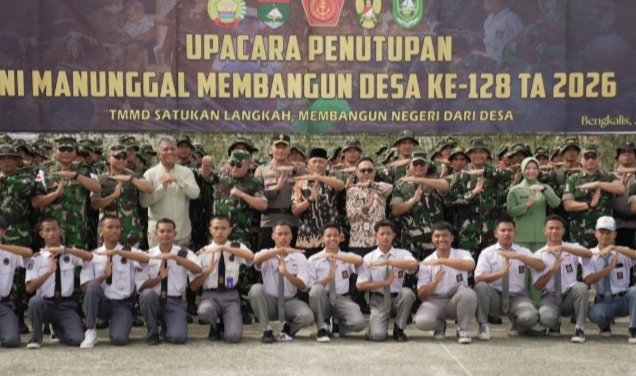 Sekda Bengkalis Apresiasi Sinergi TNI dan Pemerintah Daerah Saat Penutupan TMMD ke 128