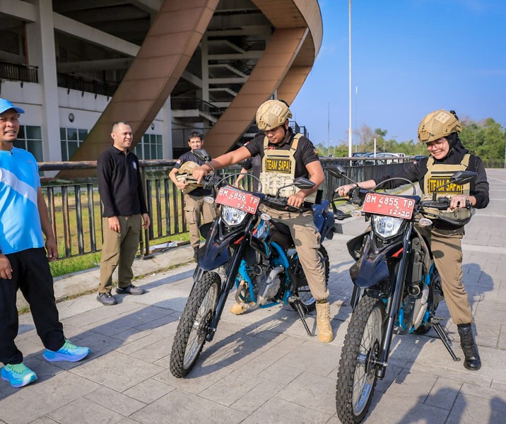 Wali Kota Pekanbaru Agung Nugroho melepas tim motoris Satpol PP. Foto: Istimewa.