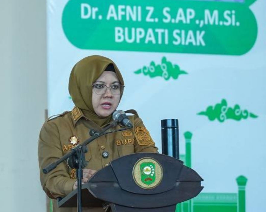 Bupati Siak, Afni Z