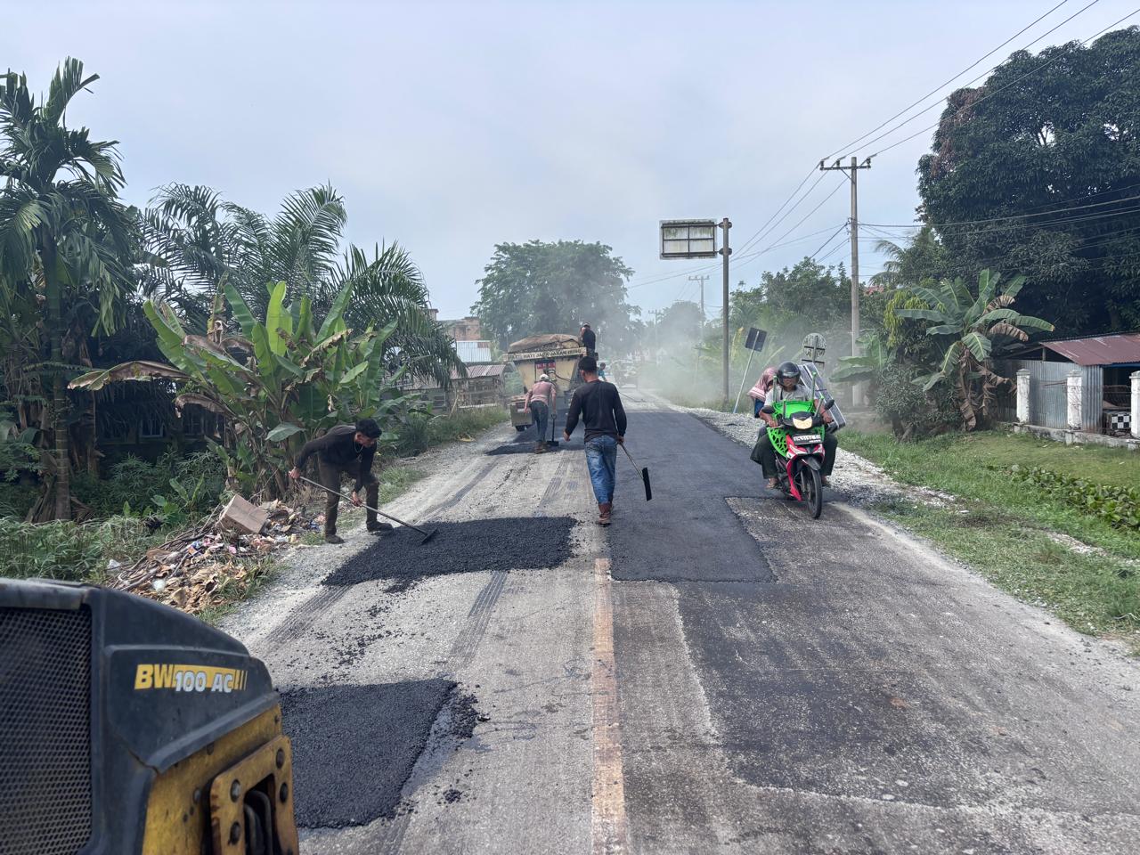 Perbaikan jalan rusak di Kabupaten Siak