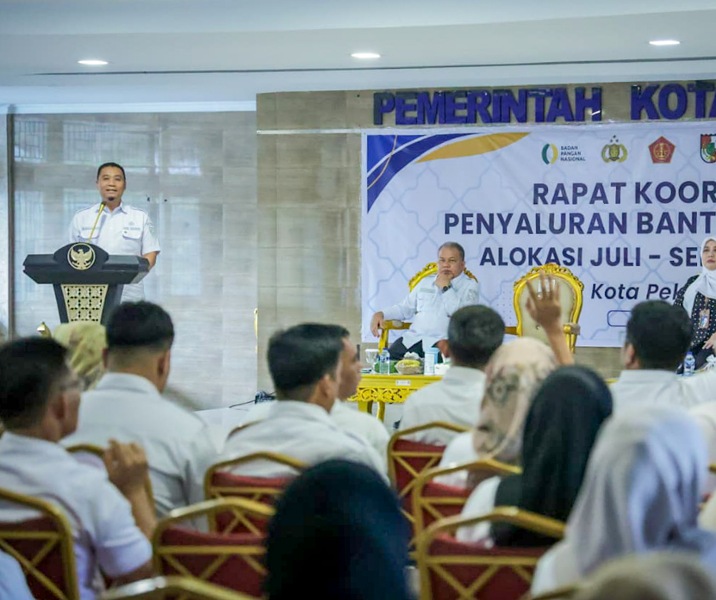 Wawako Pekanbaru Markarius Anwar saat Rapat Koordinasi Penyaluran Bantuan Pangan CPP Alokasi Juli-September di Aula MPP, Rabu (26/8/2026). Foto: Istimewa.