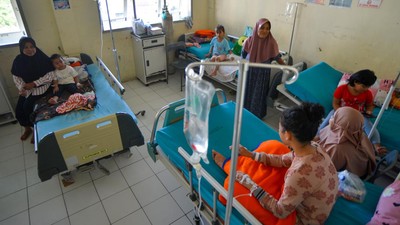 Korban keracunan menu MBG di Agam/Antara