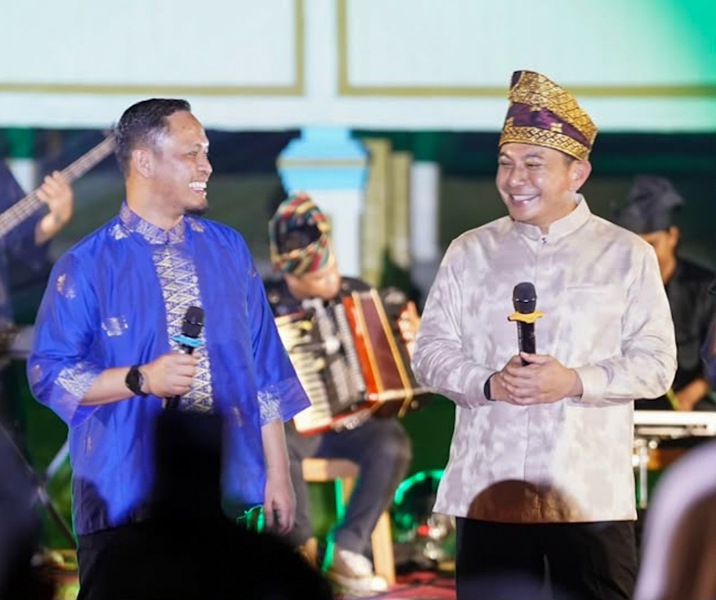 Wali Kota Pekanbaru Agung Nugroho bersama Irjen Herry Heryawan. Foto: Surya/Riau1.