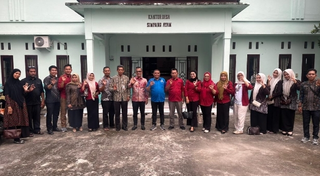 Jemput Bola Adminduk ke Simpang Ayam, Pemkab Bengkalis Layani Warga di Tiga Desa