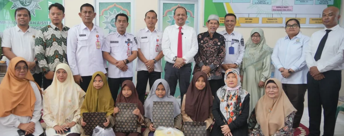 Kepala Kejaksaan Negeri (Kajari) Kuantan Singingi, Andre kunjungi Panti Asuhan