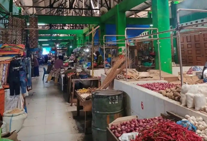 Kondisi pasar yang sepi karena daya beli masyarakat yang menurun