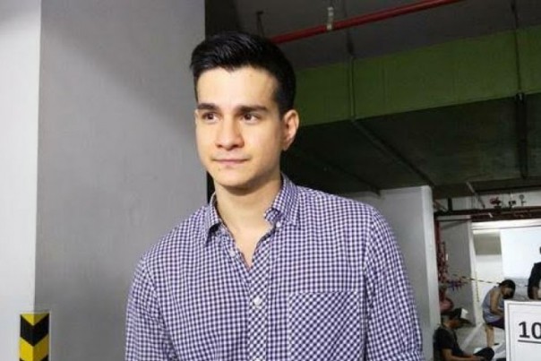 Artis Sinetron, Steve Emmanuel. 